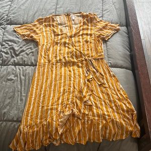 Short sleeve dress